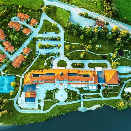 Hyatt Regency Resort 4*